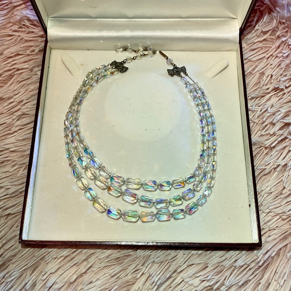 Vintage Iridescent stone necklace